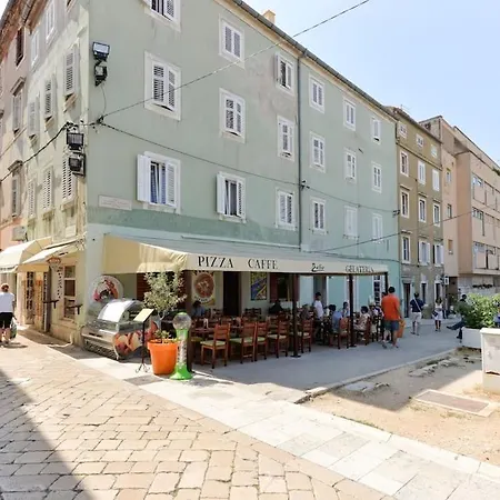 Spacious Mauro & Pia In Center Of Zadar