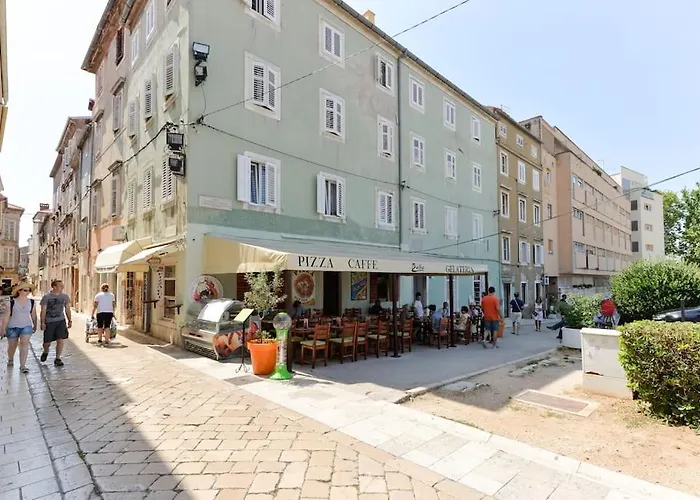 Spacious Mauro & Pia In Center Of Zadar